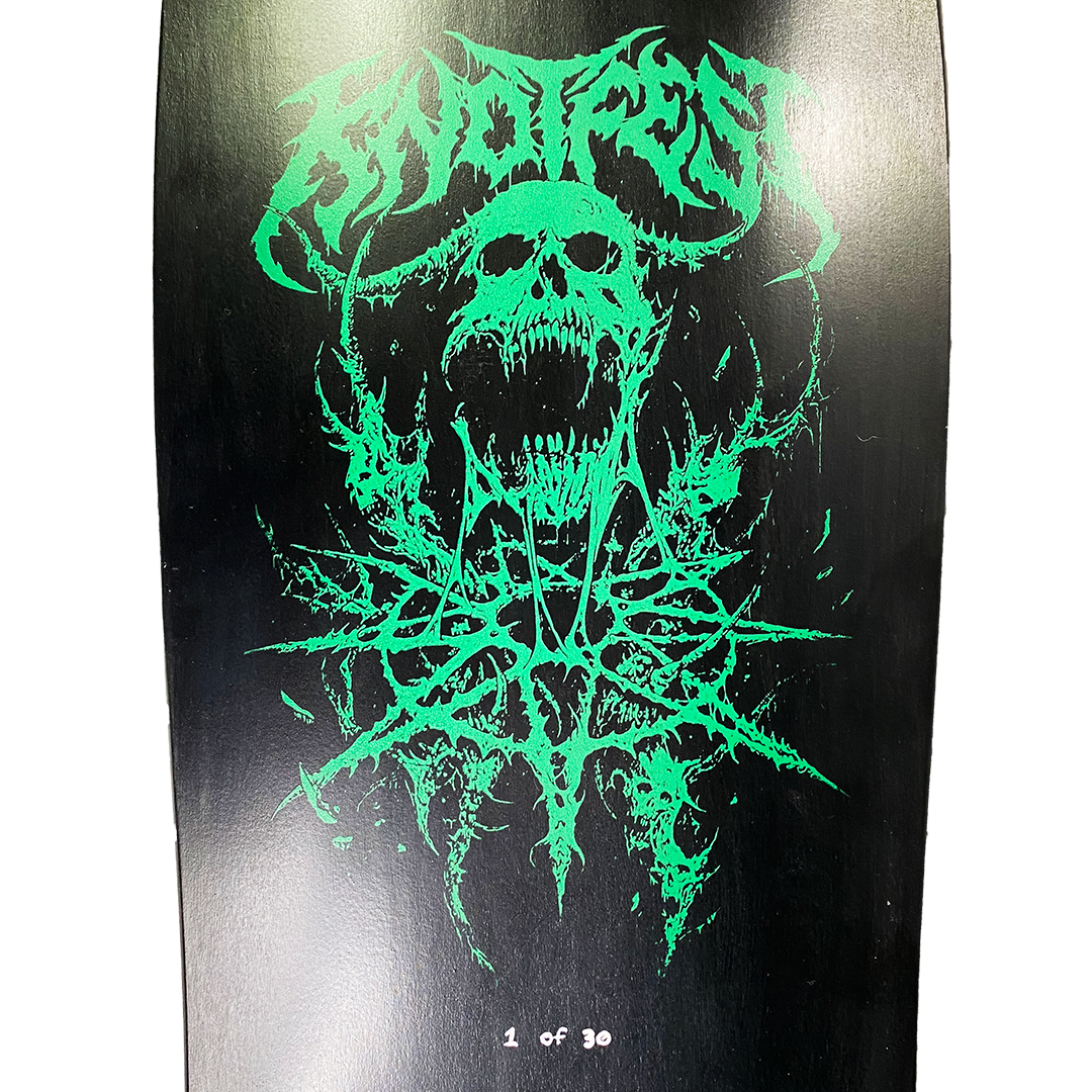 Riddick Skull LIMITED EDITION Complete Skateboard in Green
